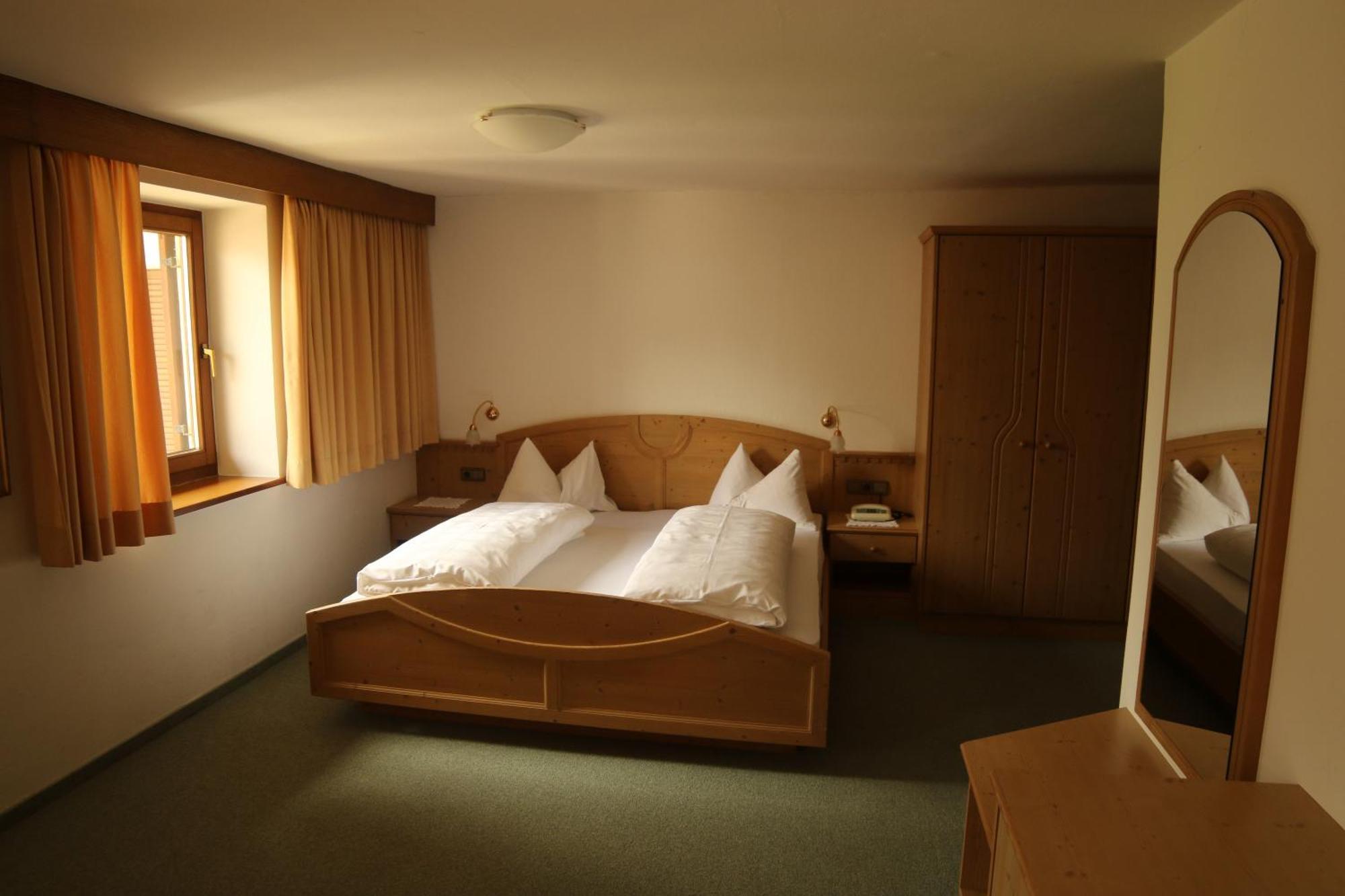 Gasthof Pension Roessl Nova Ponente Exterior foto